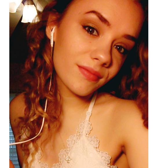 Meet your Posher, Allison - Picture 1 of 1